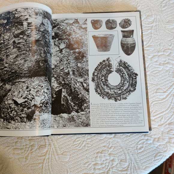 TUTANKHAMUN HIS TOMB AND ITS TREASURES I.E.S. EDWARDS HUGE HARDBOUND BOOK - Picture 6 of 6